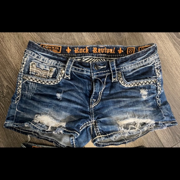 ✨SOLD✨Rock Revival Short Bundle - Picture 2 of 11